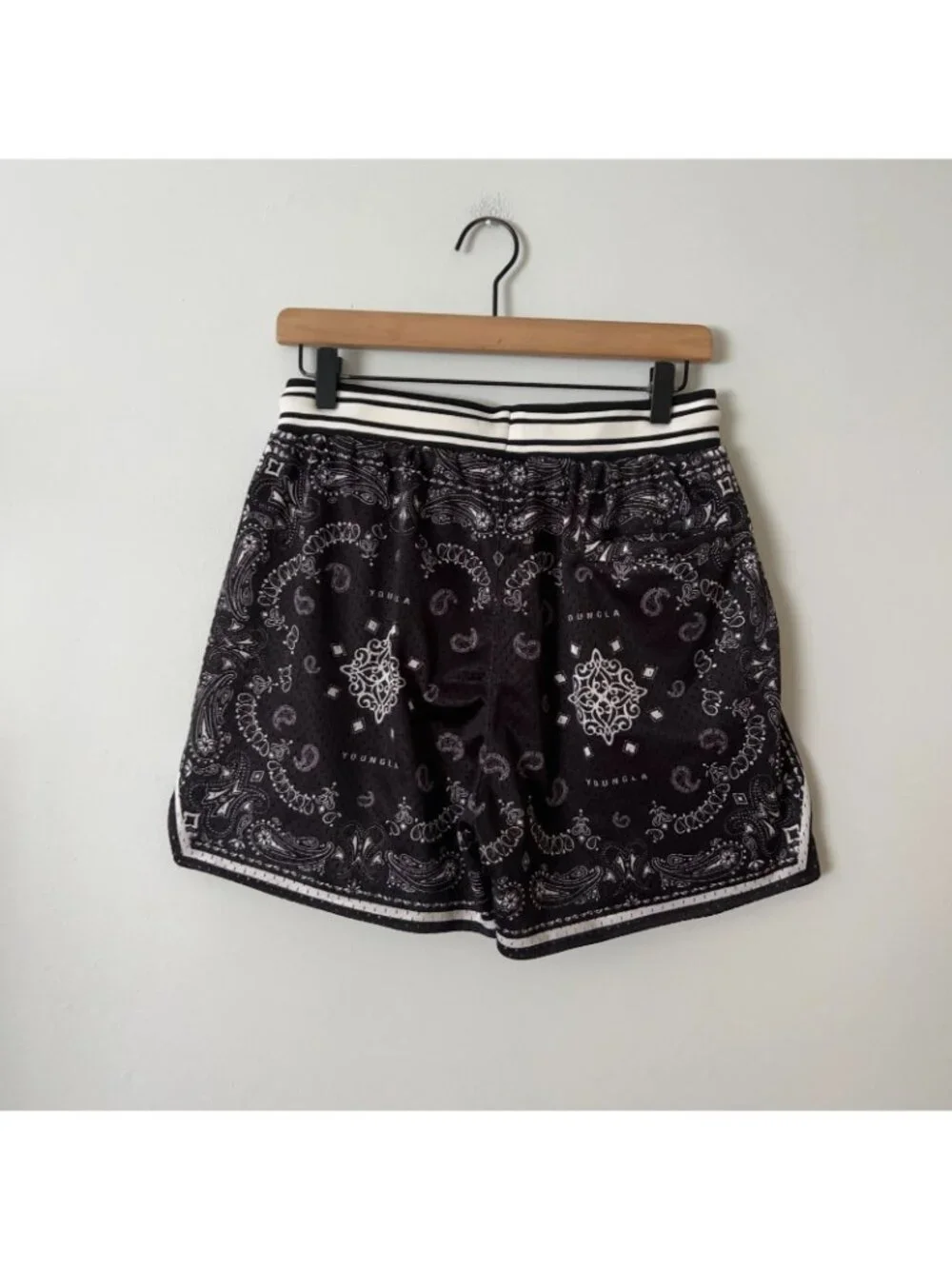 Young LA Black Bandana Print Mesh Athletic Shorts Men's Size Small